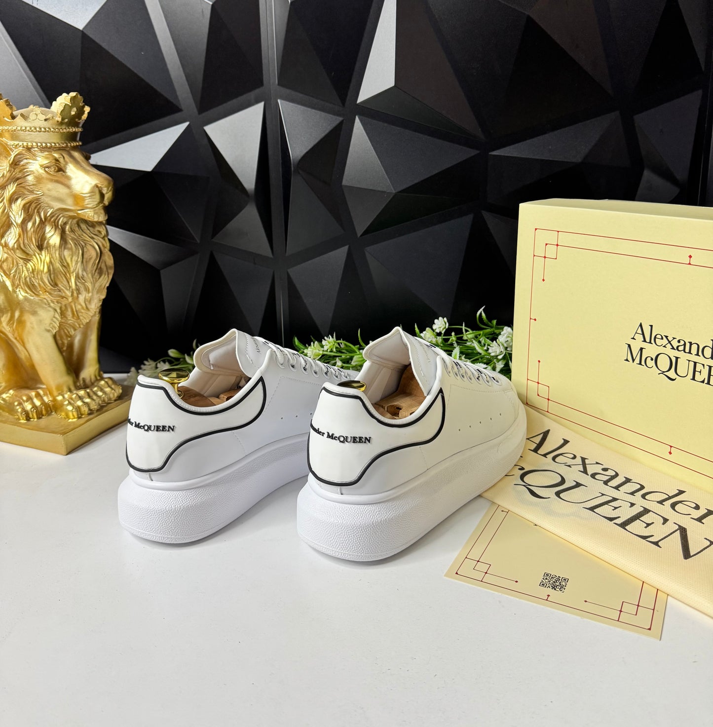Alexander McQueen Beyaz Erkek Sneaker 02 Poli taban